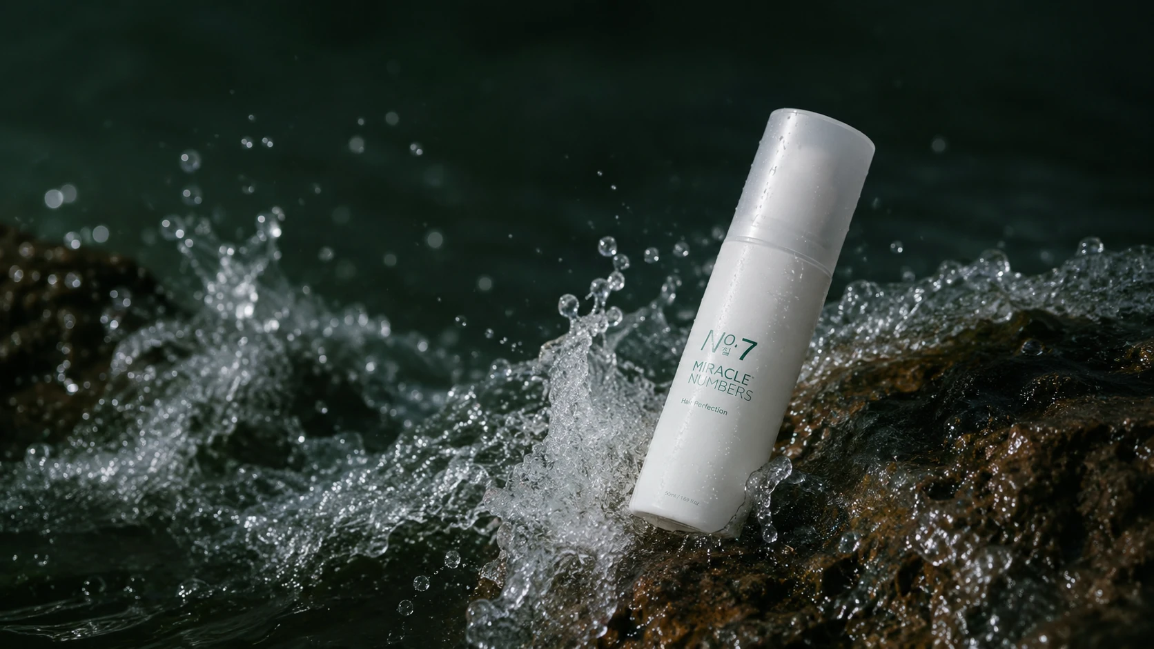 Miracle Numbers No.7 Hair Perfection serum, su ve kaya üzerinde